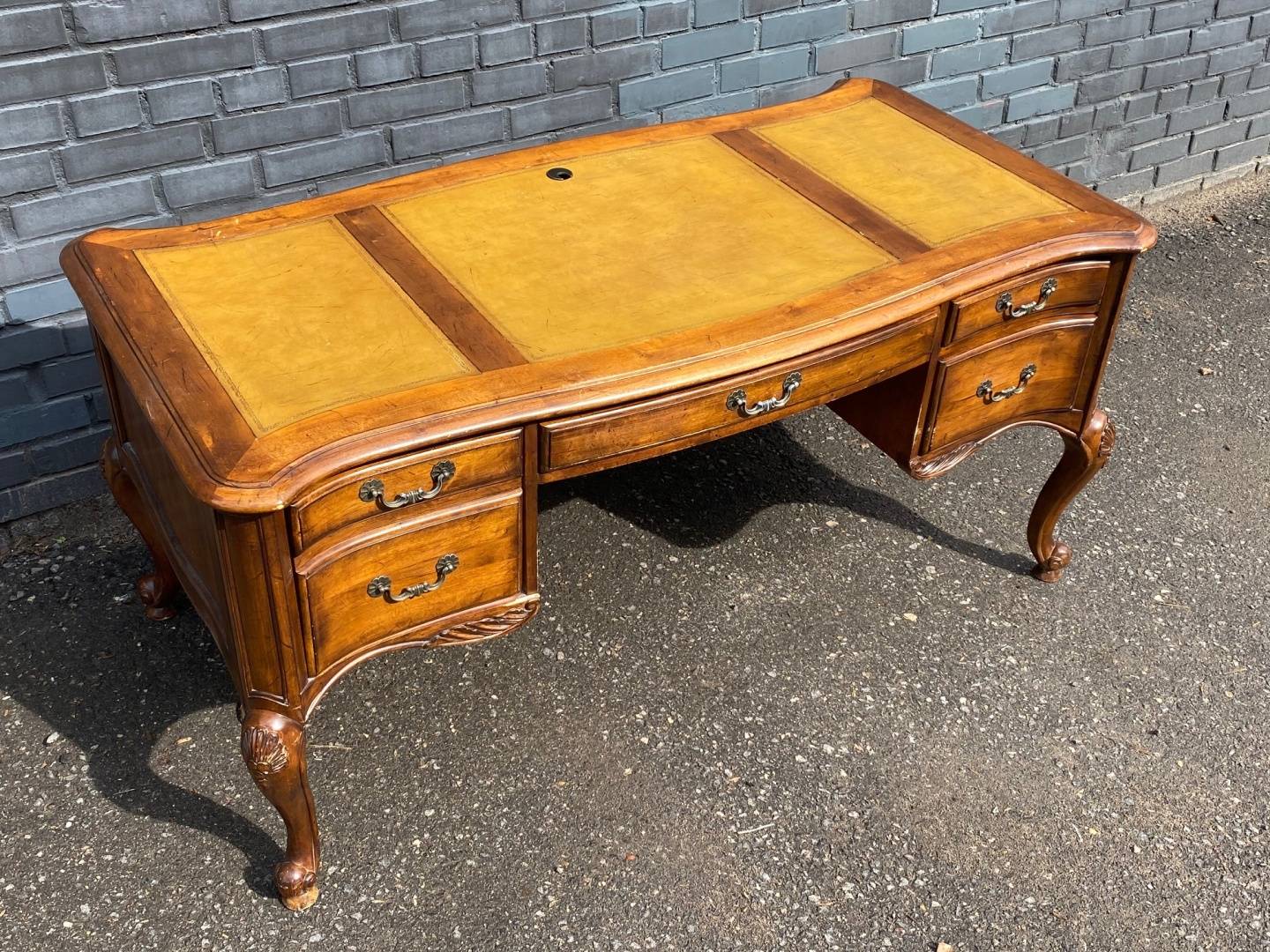 Стол письменный French writing desk, отделка Amaretto 42A 163x81x79 см