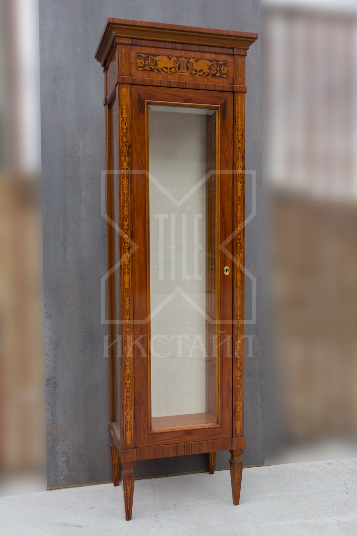 Витрина 63х44хН197, отделка корень ясеня как сервант 2233