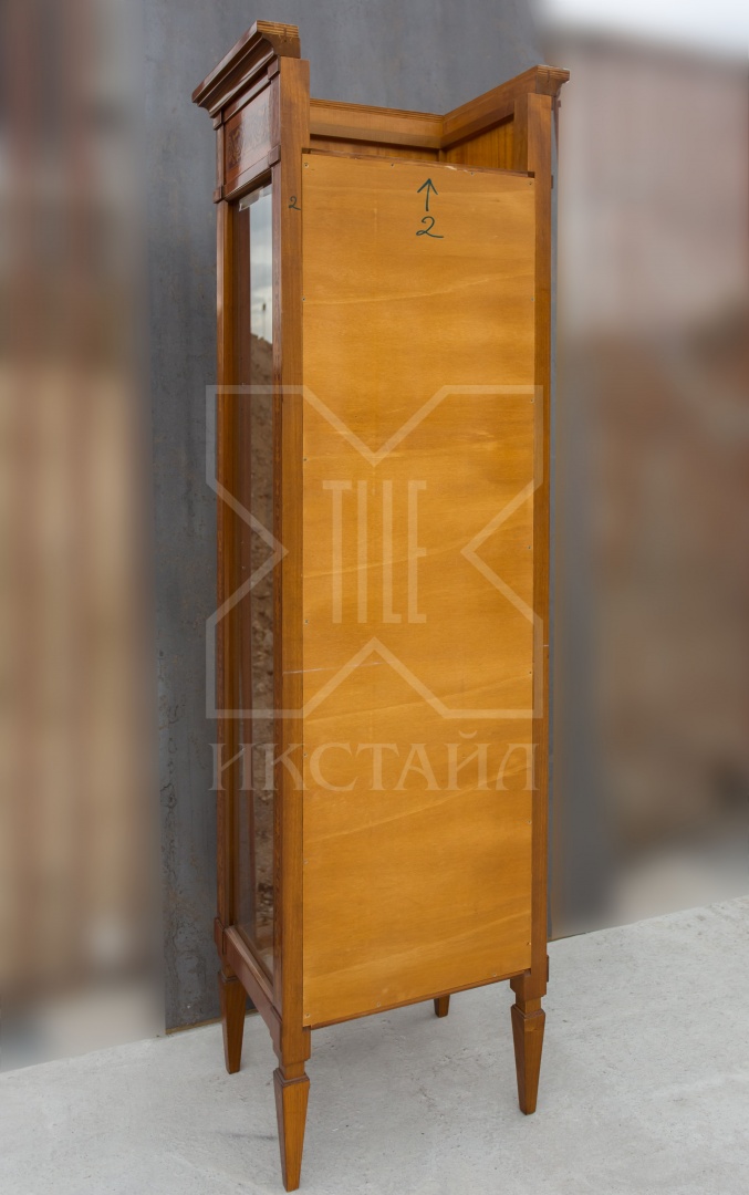 Витрина 63х44хН197, отделка корень ясеня как сервант 2233