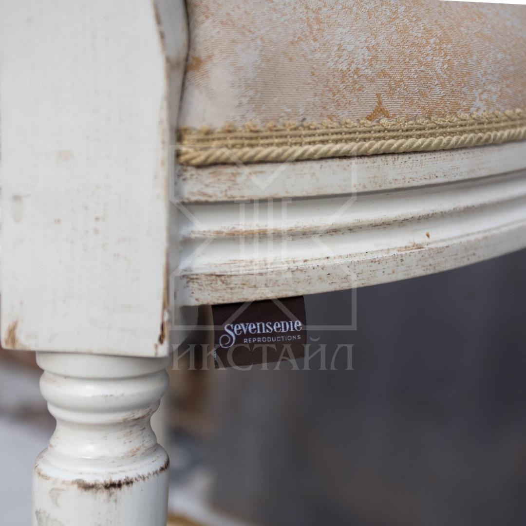 Барный стул, мод. Луиджи, 55х48хh121,5 см, отделка античный кремовый, ткань BHR, декор.эл-ты: состаренное золото